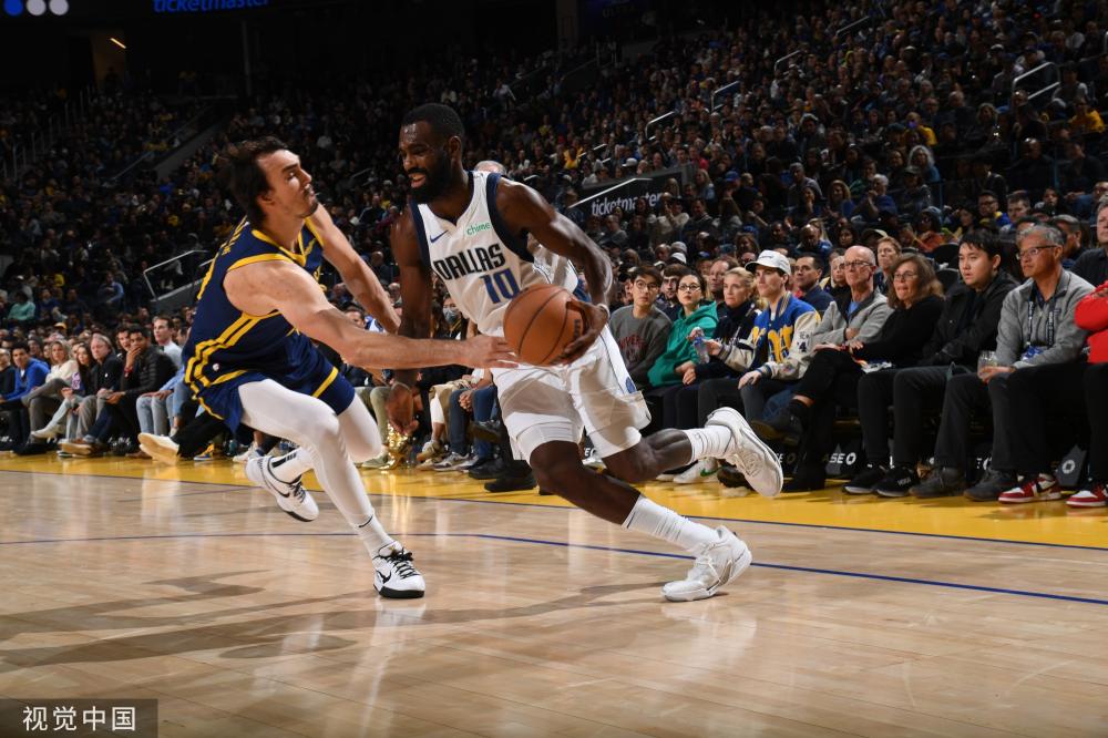 以其坚韧的 以其坚韧的